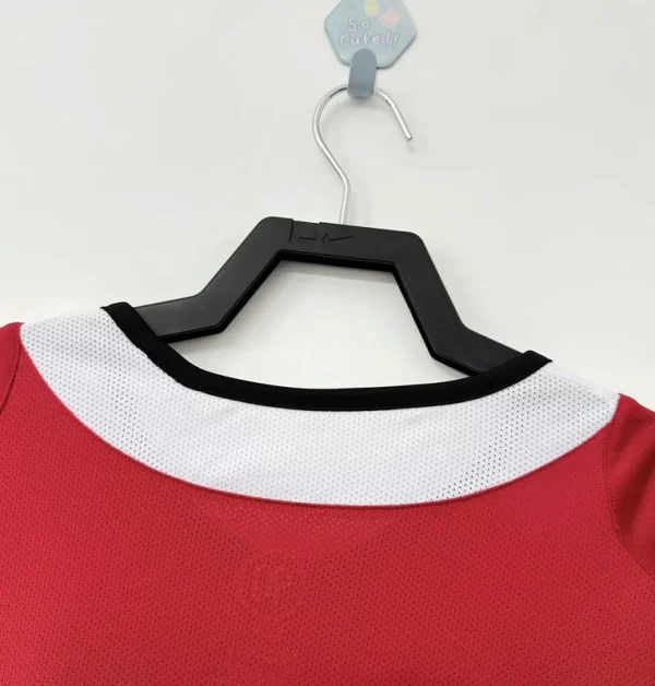 Manchester United 2005-06 Home Retro Jersey - Image 6