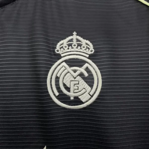 Real Madrid 2025-26 Away Jersey Fan Version - Image 3