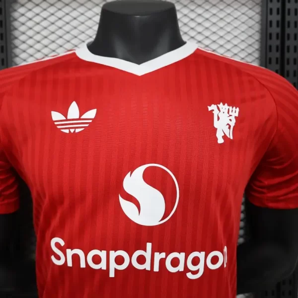 Manchester United 2025-26 Co-Branded Jersey Player Version 4 - Image 3