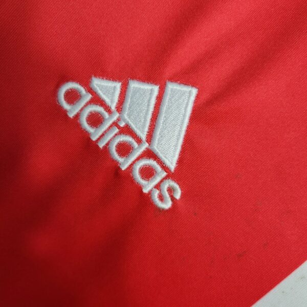 Benfica 2004-05 Retro Jersey - Image 7
