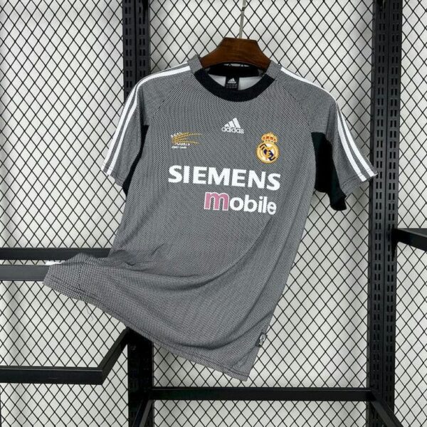 Real Madrid 2002-03 Goalkeeper Retro Jersey