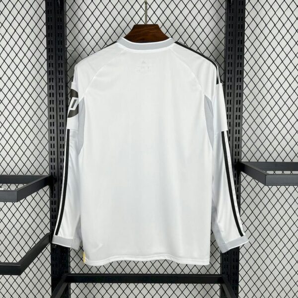 Real Madrid 2025-26 Home Long Sleeved Jersey Fan Version - Image 2