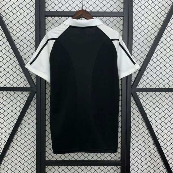 Real Madrid 2001-02 Away Retro Jersey - Image 2
