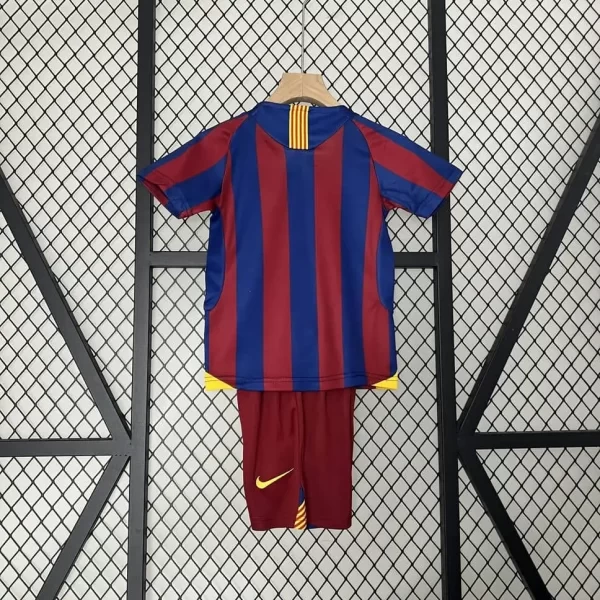 Barcelona 2005-06 Home Retro Kids Kit - Image 2