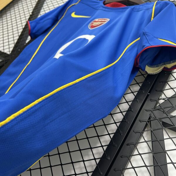 Arsenal 2004-05 Away Retro Jersey - Image 3