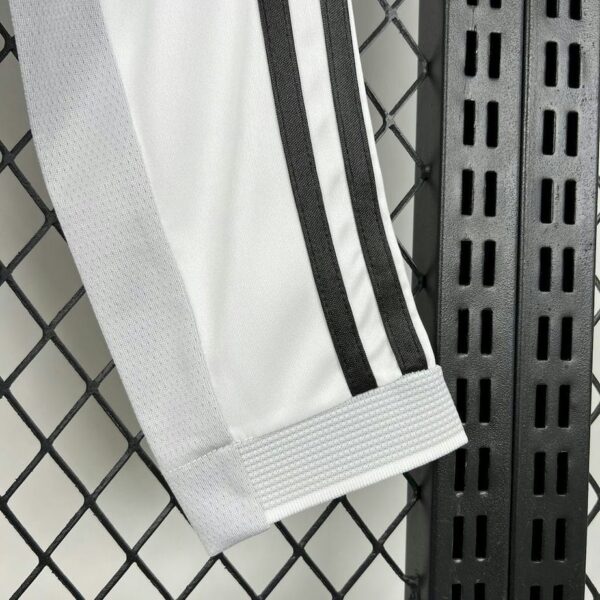 Real Madrid 2025-26 Home Long Sleeved Jersey Fan Version - Image 3