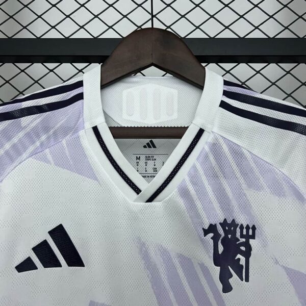 Manchester United 2025-26 Away Jersey Fan Version - Image 3