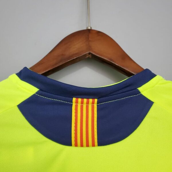 Barcelona 2005-06 Away Retro Jersey - Image 3