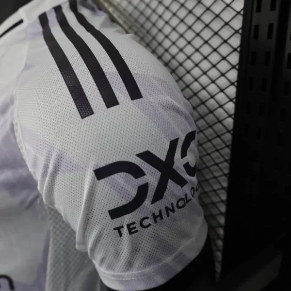 Manchester United 2025-26 Away Jersey Player Version - Image 3
