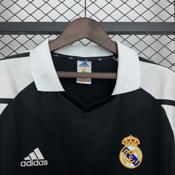 Real Madrid 2001-02 Away Retro Jersey - Image 3