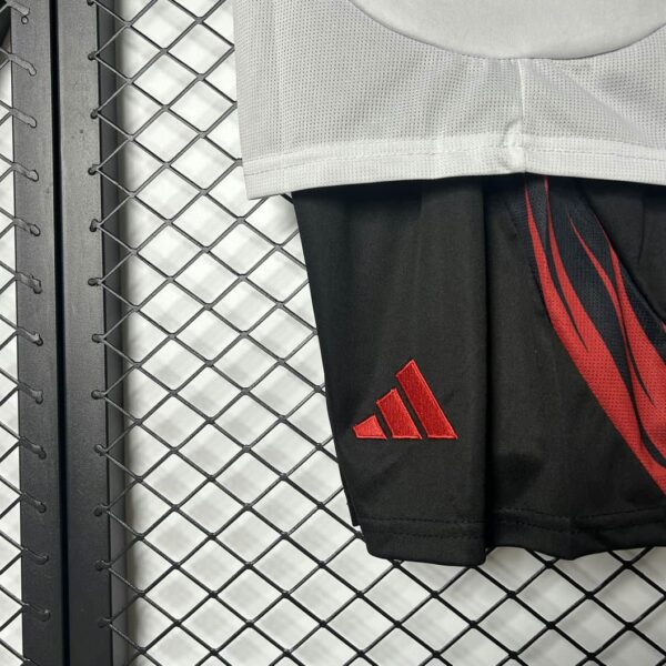 Flamengo 2025-26 Away Kids Kit - Image 6