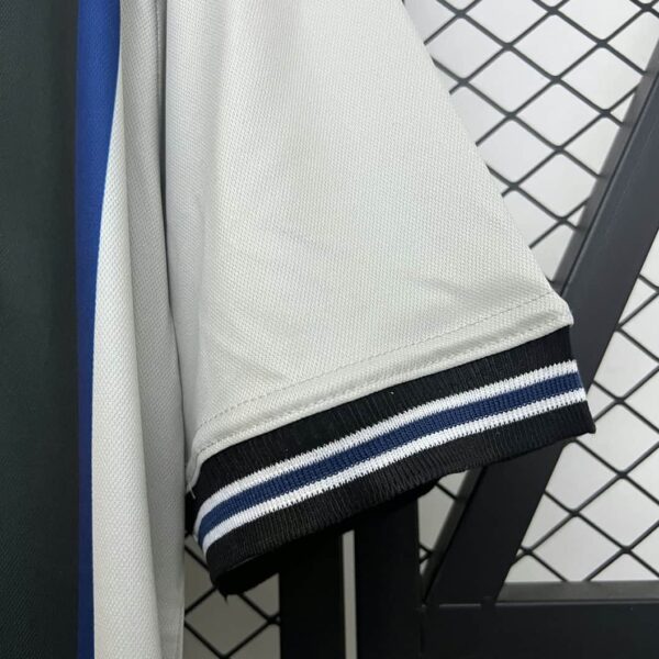 Real Sociedad 2000-02 Away Retro Jersey - Image 5