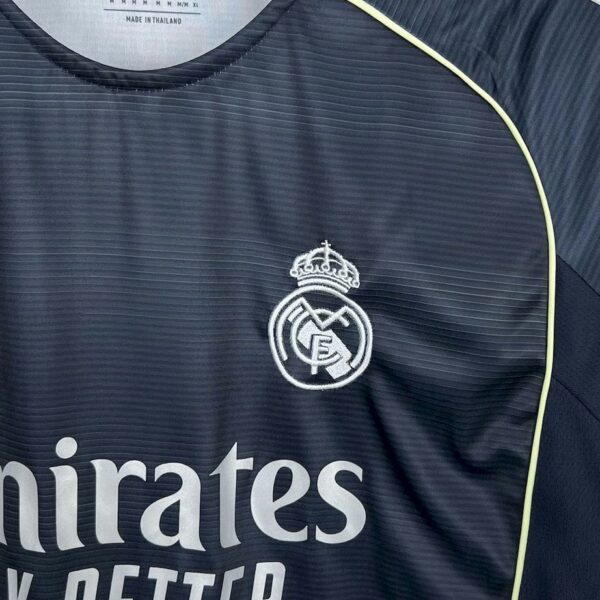 Real Madrid 2025-26 Away Long Sleeved Jersey Fan Version - Image 4