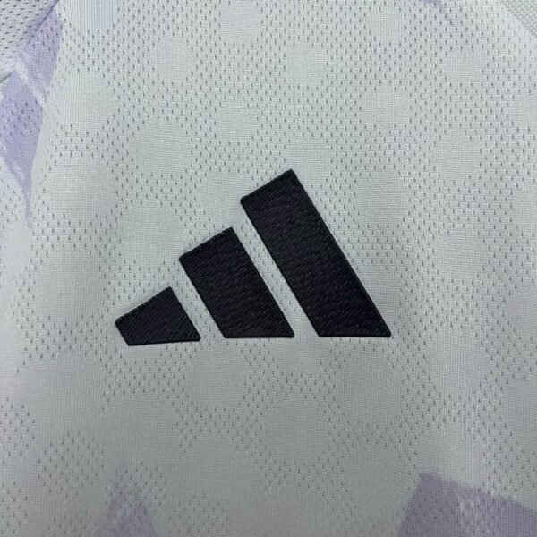 Manchester United 2025-26 Away Jersey Fan Version - Image 4