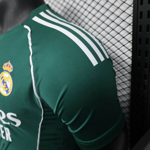 Real Madrid 2025-26 Green Special Edition Jersey Player Version - Image 4