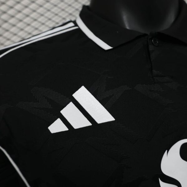 Manchester United 2025-26 Black & White Special Edition Jersey Player Version - Image 4