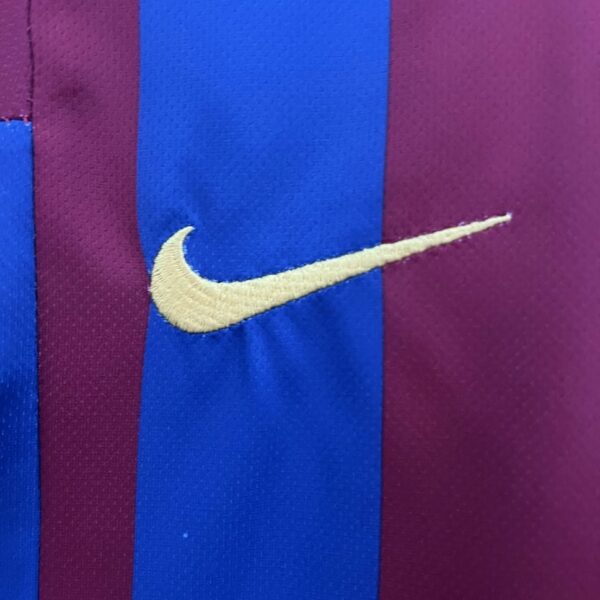 Barcelona 2005-06 Home Retro Kids Kit - Image 4