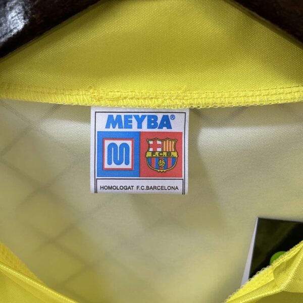 Barcelona 1982-84 Away Retro Jersey - Image 4