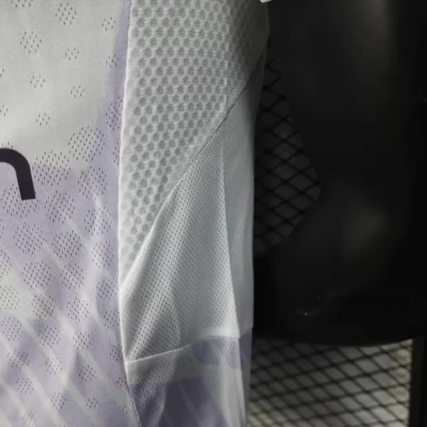 Manchester United 2025-26 Away Jersey Player Version - Image 4
