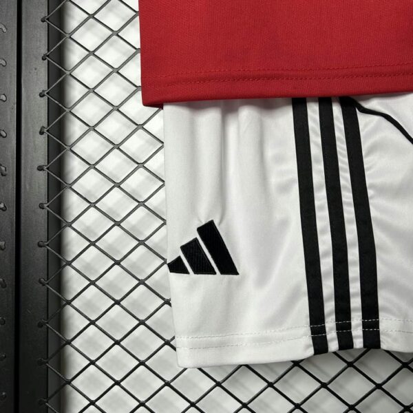 Manchester United 2025-26 Home Kids Kit - Image 5