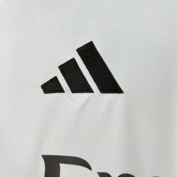 Real Madrid 2025-26 Home Long Sleeved Jersey Fan Version - Image 5
