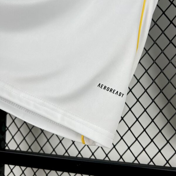 Real Madrid 2025-26 Home Long Sleeved Jersey Fan Version - Image 6