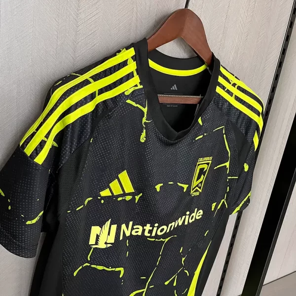 Columbus Crew SC 2025-26 Black Jersey Fan Version - Image 6