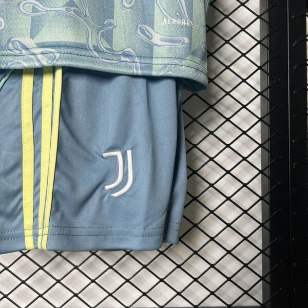 Juventus 2025-26 Away Kids Kit - Image 7
