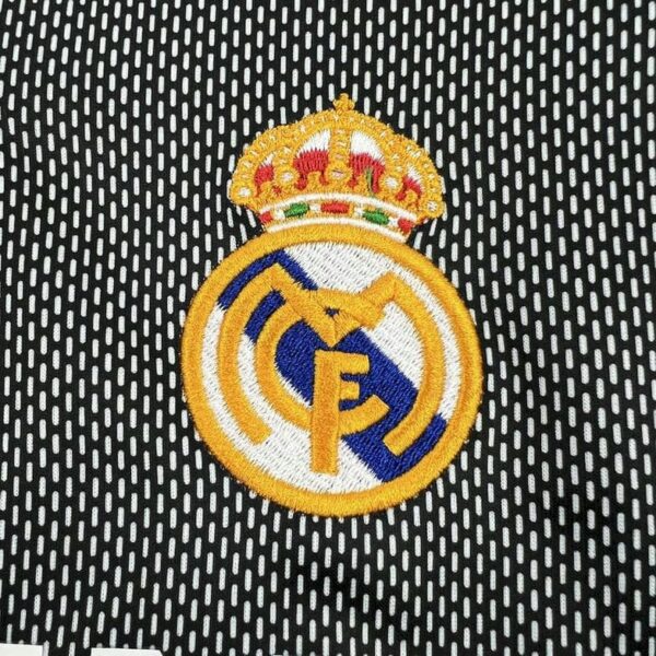 Real Madrid 2002-03 Goalkeeper Retro Jersey - Image 7