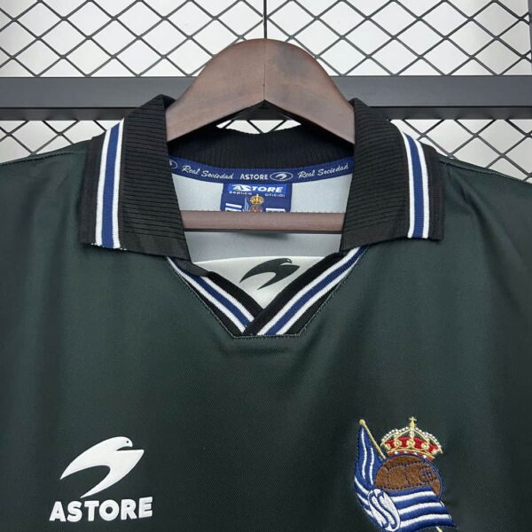 Real Sociedad 2000-02 Away Retro Jersey - Image 7