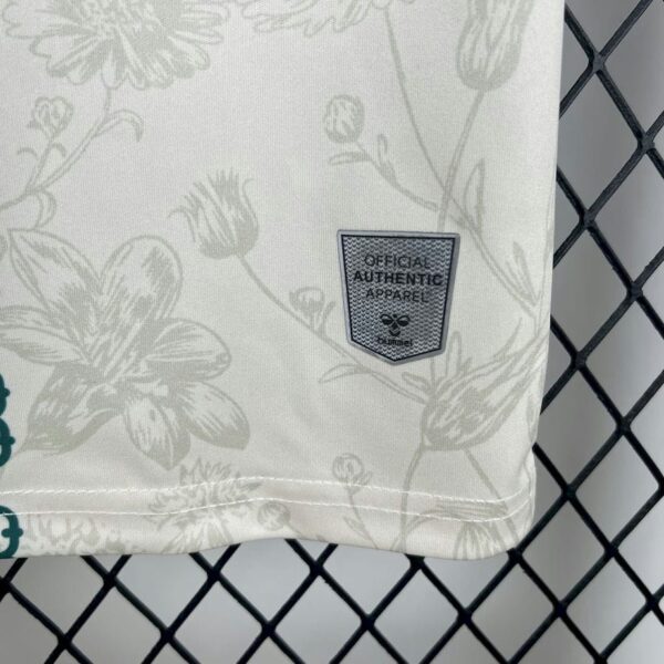 Real Betis 2025-26 Cream & Green Retro Special Edition Jersey - Image 7