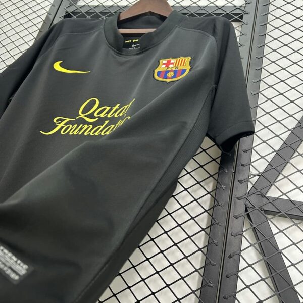 Barcelona 2011-12 Away Retro Jersey - Image 7
