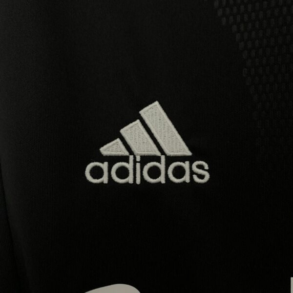 Real Madrid 2001-02 Away Retro Jersey - Image 7