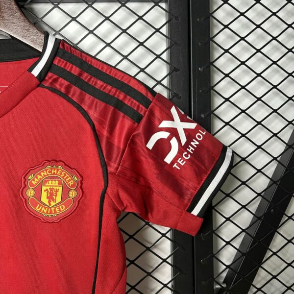 Manchester United 2025-26 Home Kids Kit - Image 8