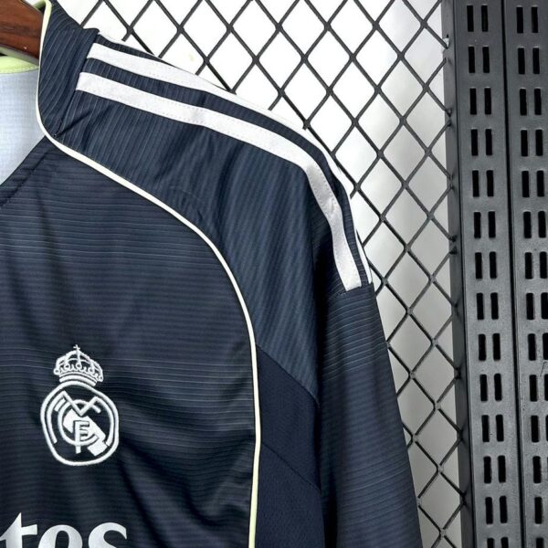 Real Madrid 2025-26 Away Long Sleeved Jersey Fan Version - Image 8