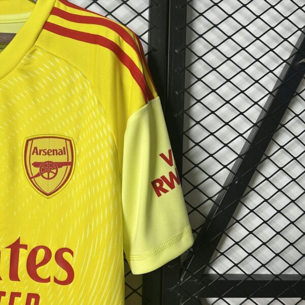Arsenal 2025-26 Goalkeeper Jersey Fan Version - Image 8