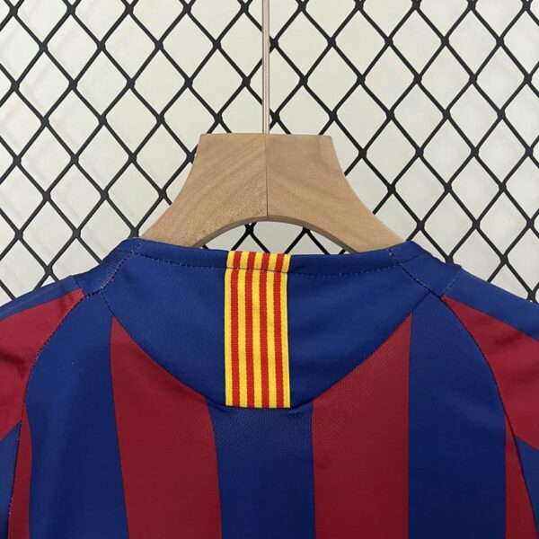 Barcelona 2005-06 Home Retro Kids Kit - Image 8
