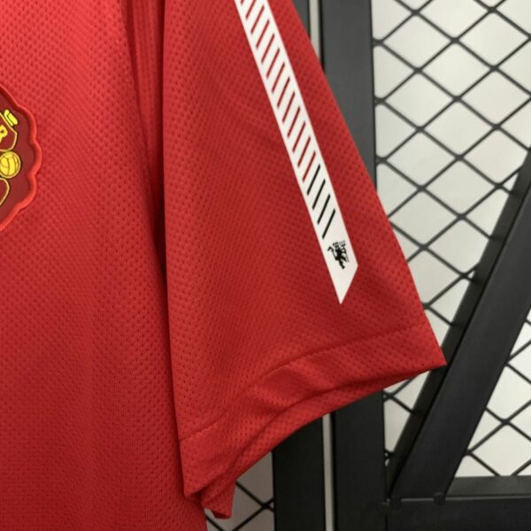 Manchester United 2010-11 Home Retro Jersey - Image 8