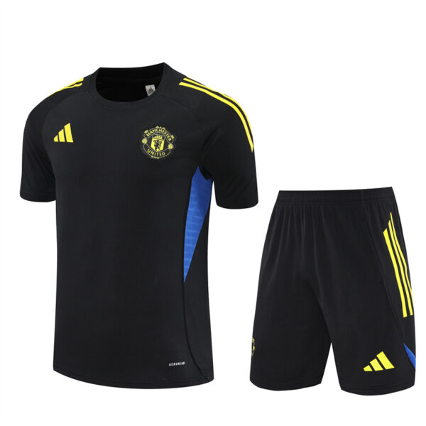 Manchester United 2025-26 Black Short Sleeve Training Kit