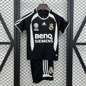 Real Madrid 2006-07 Away Kids Kit