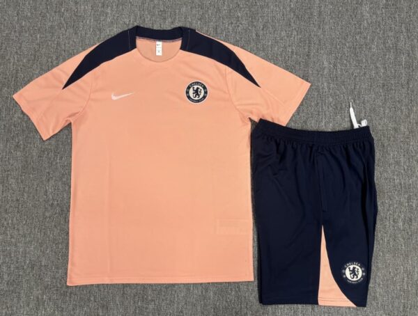 Chelsea 2025-26 Pink Short Sleeve Kids Training Kit - Image 2