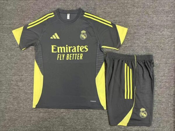 Real Madrid 2025-26 Dark Grey Short Sleeve Kids Training Kit - Image 2