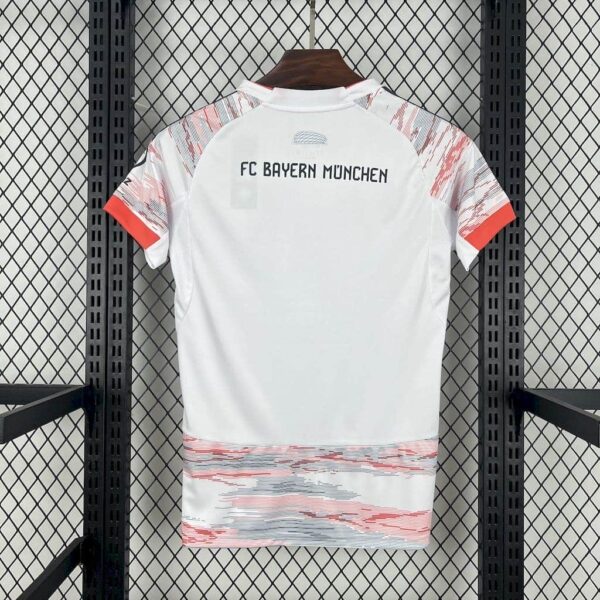 Bayern Munich 2025-26 Away Womens Jersey - Image 2