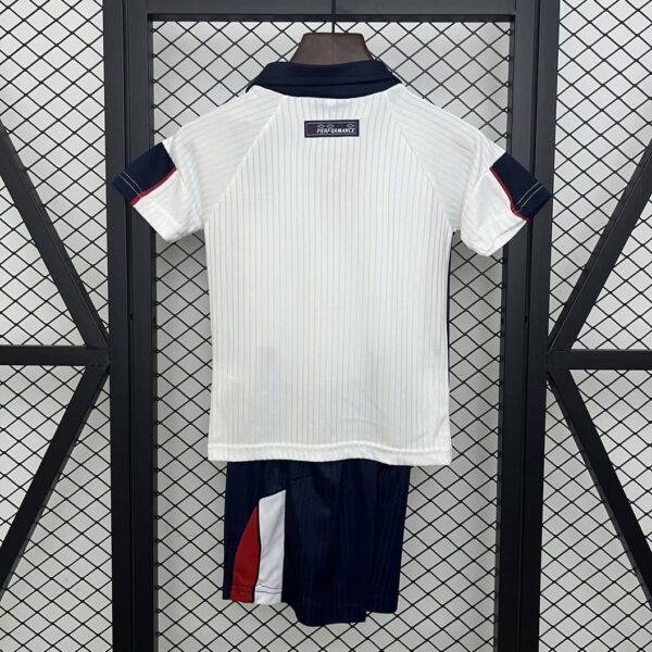 England 1998-99 Home Kids Kit - Image 2