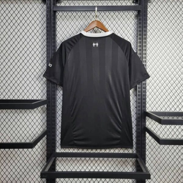 Liverpool 2025-26 Black Goalkeeper Jersey - Image 2