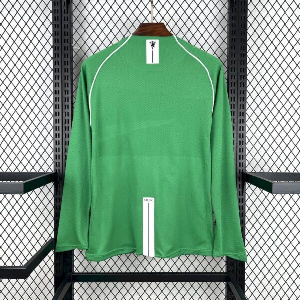 Manchester United 2007-08 Green Long Sleeves Retro Goalkeeper Jersey - Image 2