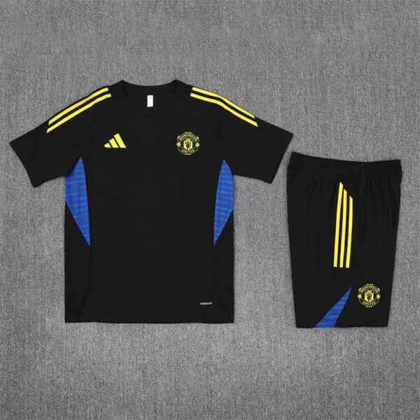 Manchester United 2025-26 Black Short Sleeve Training Kit - Image 3