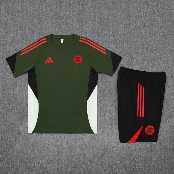 Bayern Munich 2025-26 Green Short Sleeve Training Kit - Image 3