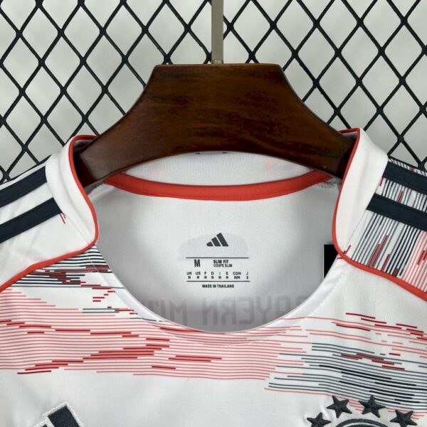 Bayern Munich 2025-26 Away Womens Jersey - Image 3