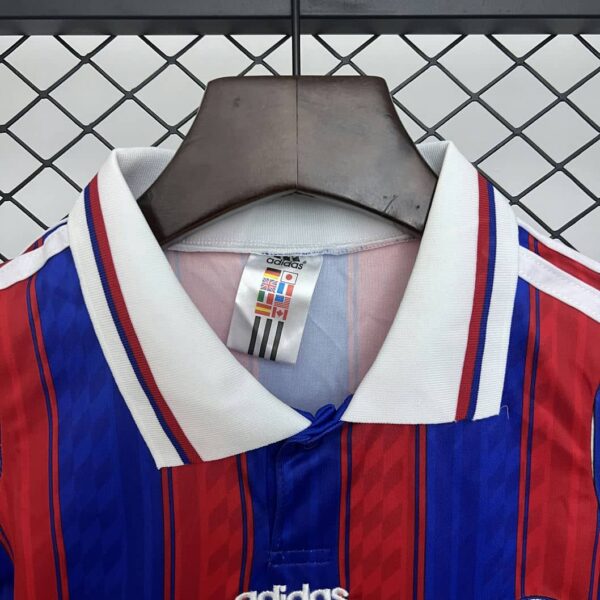Bayern Munich 1995-97 Home Kids Kit - Image 3